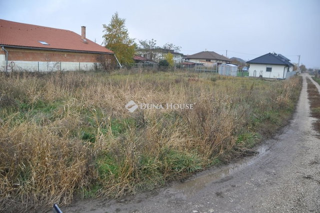 Eladó telek, Kápolnásnyéken, Szent László utcában 37.9 M Ft