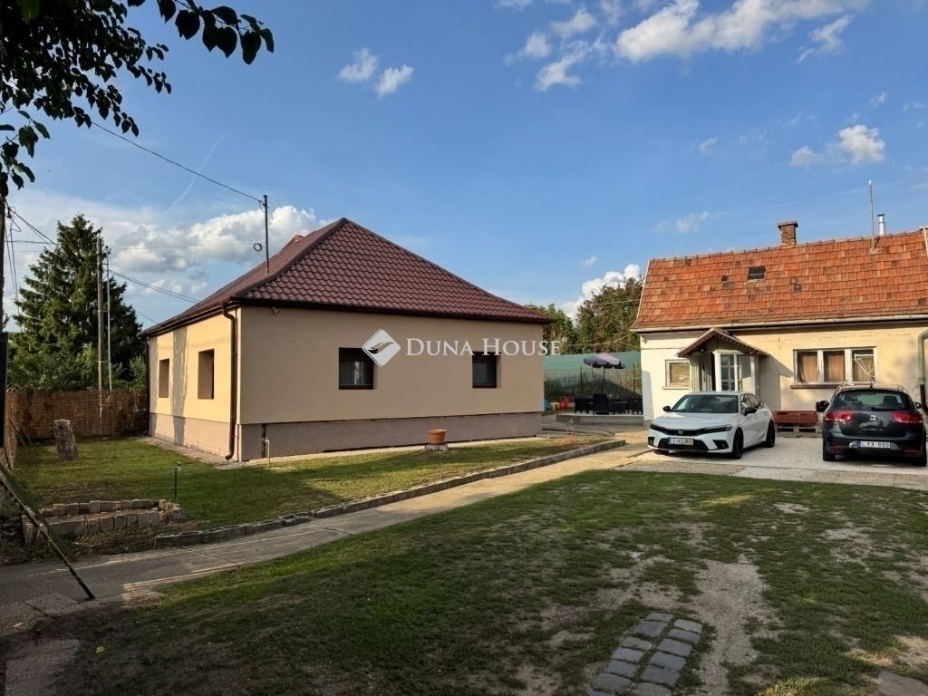 3 bed · 114m² · 175.900.000 ft
