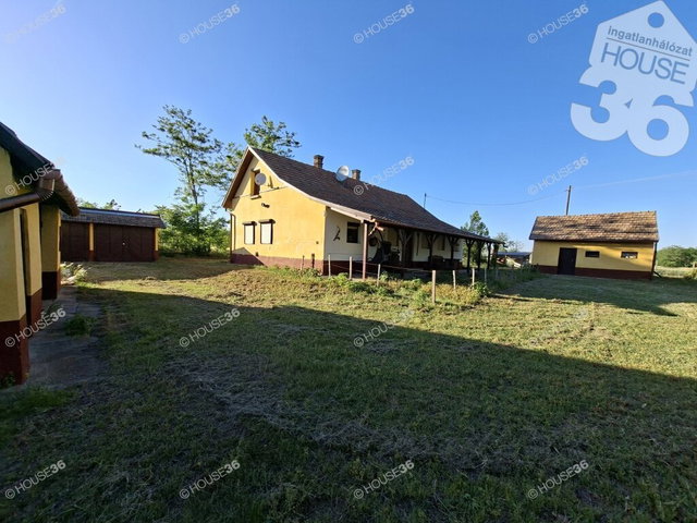 Eladó mezogazdasagi ingatlan, Tiszaalpáron 27.5 M Ft, 3 szobás