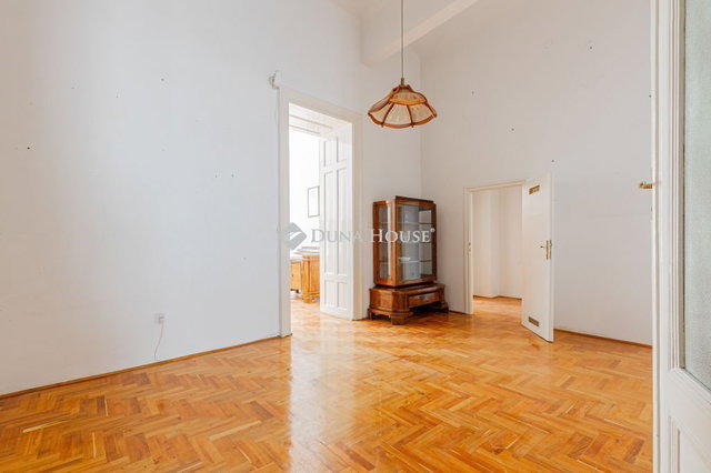 Eladó téglalakás, Budapesten, V. kerületben 215 M Ft, 3 szobás