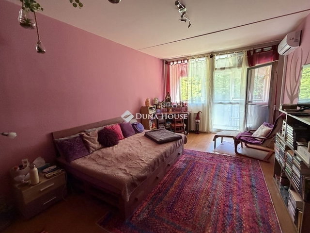 Eladó panellakás, Pécsett 40.9 M Ft, 2 szobás
