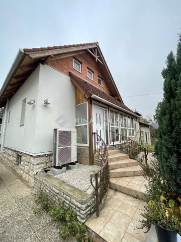 Eladó nyaraló, Csopakon 179 M Ft, 3 szobás / költözzbe.hu