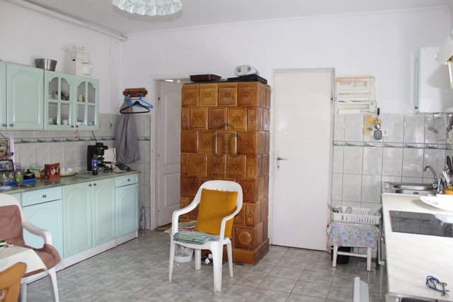 Eladó családi ház, Gyürén 22.5 M Ft, 3 szobás