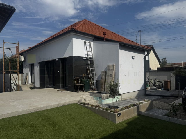 Eladó családi ház, Szegeden, Vezér utcában 110 M Ft, 3 szobás