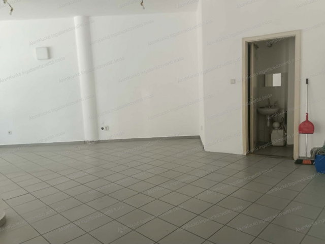 Kiadó üzlethelyiség, Kaposváron, Teleki utcában 150 E Ft / hó