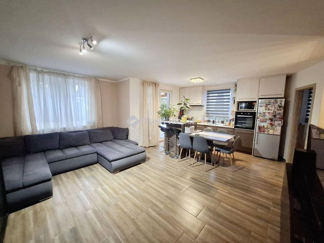 Eladó ikerház, Fóton 126 M Ft, 5 szobás / költözzbe.hu