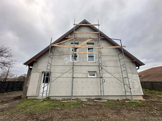 Eladó családi ház, Tárnokon 129.9 M Ft, 4 szobás