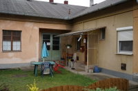 Eladó téglalakás