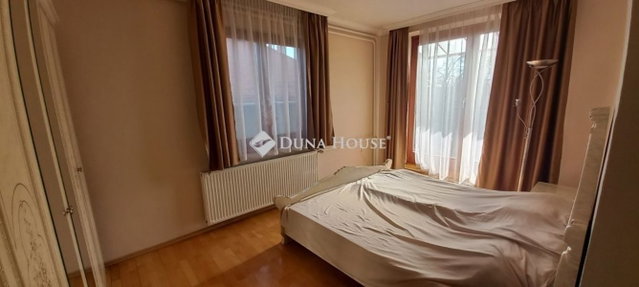 Eladó családi ház, Budaörsön 159.9 M Ft, 6 szobás