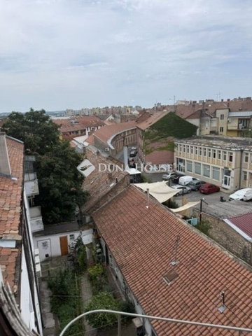 Eladó téglalakás, Pécsett 84.9 M Ft, 5 szobás