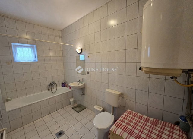 Eladó téglalakás, Balatonfüreden, Perczel Mór utcában 59.9 M Ft