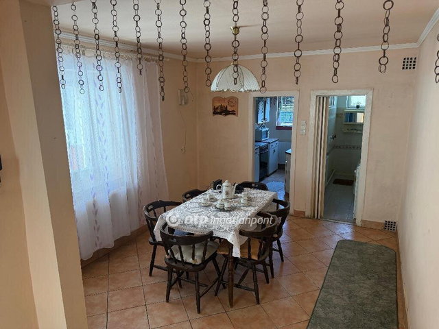 Eladó családi ház, Pilisjászfalun 94.9 M Ft, 5 szobás