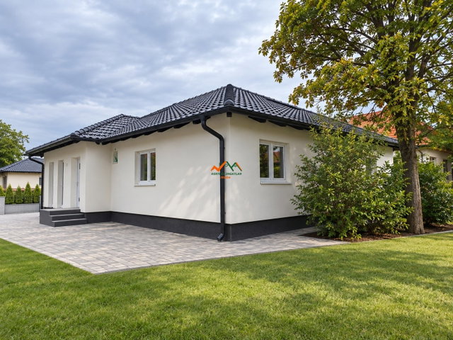 Eladó családi ház, Kiskunlacházán 79.9 M Ft, 4 szobás