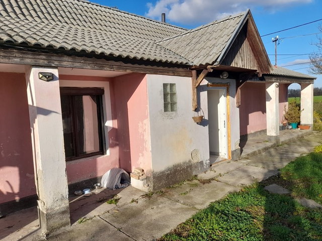 Eladó családi ház, Sárkeszin 22.9 M Ft, 2 szobás