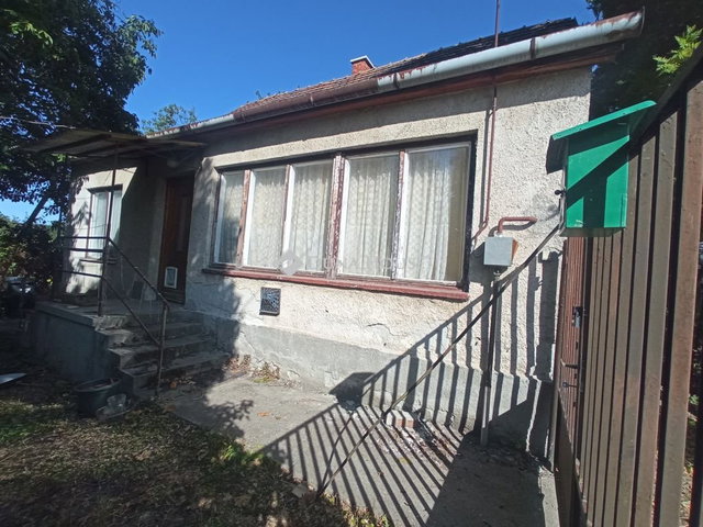 Eladó családi ház, Etyeken, Honvéd utcában 51 M Ft, 1 szobás