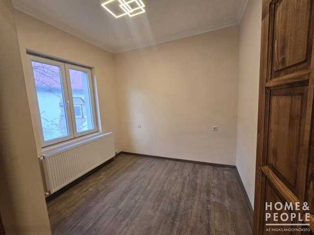 Eladó családi ház, Makón 69.999 M Ft, 3+1 szobás