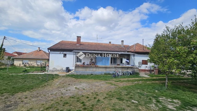 Eladó családi ház, Enyingen, Bokréta utcában 25 M Ft, 3 szobás