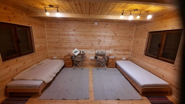 Eladó családi ház, Bicskén 21.5 M Ft, 1 szobás