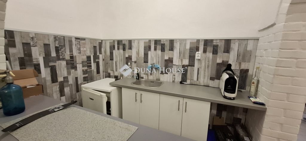 3 bed · 155m² · 82.000.000 ft