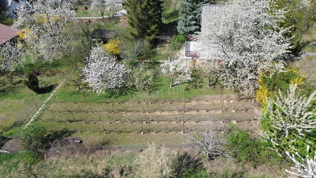 Eladó nyaraló, Oroszlányban 14 M Ft, 2 szobás