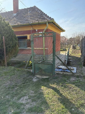 Eladó családi ház, Felsőpakonyban 39.9 M Ft, 1 szobás