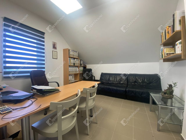 Eladó családi ház, Máriakálnokon 249 M Ft, 4 szobás