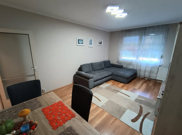 Eladó panellakás, Debrecenben 67.5 M Ft, 3 szobás