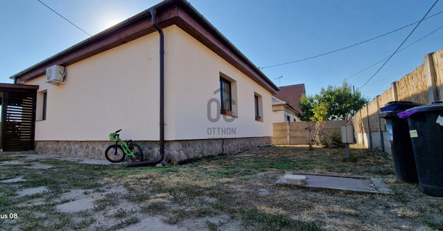 Eladó családi ház, Esztergomban 98.5 M Ft, 4 szobás