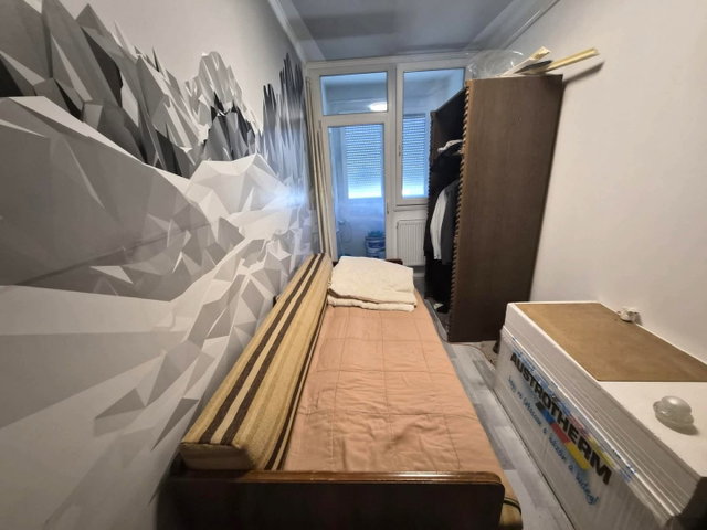 Eladó panellakás, Tatabányán 41.9 M Ft, 2+1 szobás