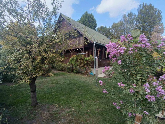 Eladó családi ház, Balatonfenyvesen 112.84 M Ft, 6 szobás