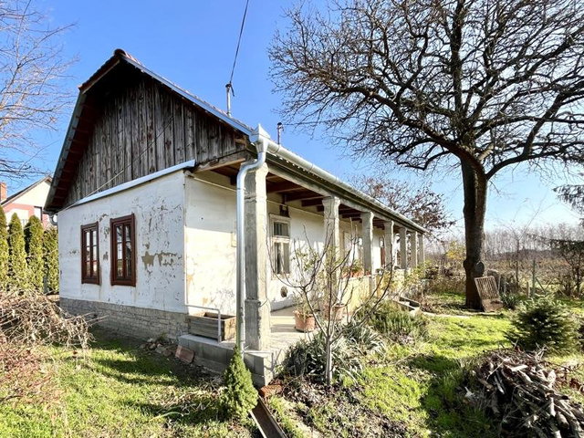 Eladó családi ház, Tápiószentmártonon 32.5 M Ft, 2 szobás