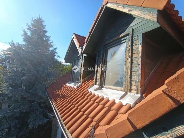 Eladó családi ház, Szentendrén 349.5 M Ft, 7 szobás