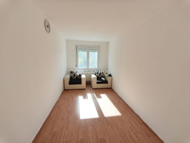 Eladó panellakás, Tatabányán, Gábor Áron utcában 41.99 M Ft