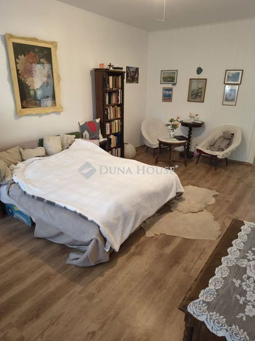 Eladó panellakás, Esztergomban 46 M Ft, 2 szobás