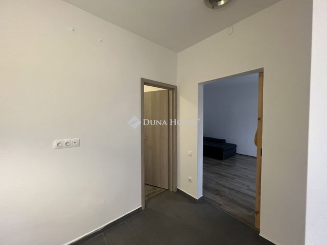 Eladó ikerház, Veszprémben 44 M Ft, 2 szobás
