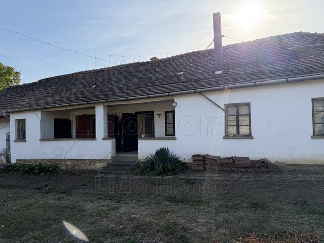 Eladó családi ház, Móron 39.9 M Ft, 2 szobás