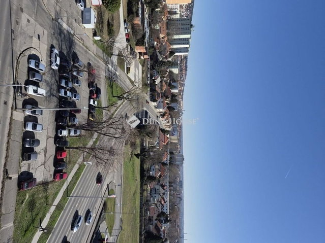 Eladó panellakás, Pécsett 39.9 M Ft, 2 szobás