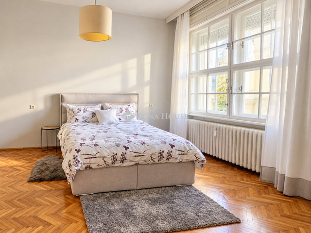 Eladó téglalakás, Budapesten, V. kerületben 127 M Ft, 2 szobás