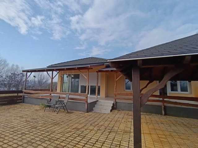 Eladó családi ház, Dunaharasztin 217 M Ft, 3 szobás