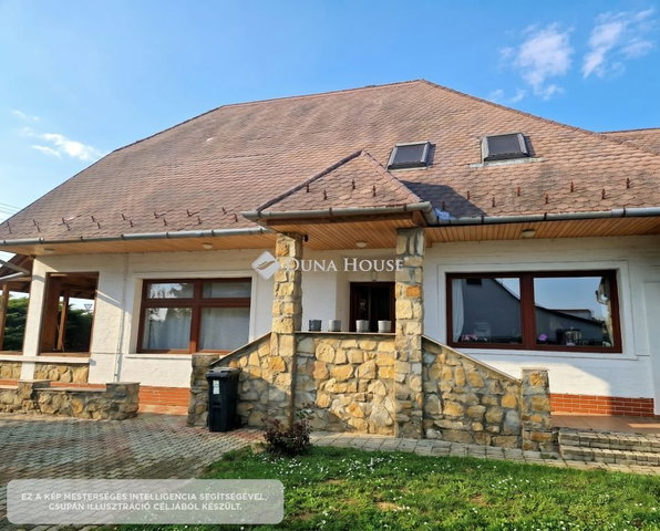 Eladó téglalakás, Gyenesdiáson 129 M Ft, 8 szobás