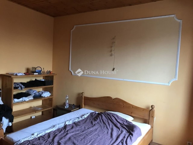 Eladó családi ház, Nagyvenyimen 90 M Ft, 3 szobás