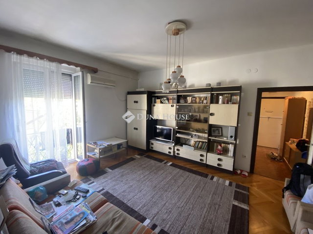 Eladó téglalakás, Dunaújvárosban 33.99 M Ft, 2 szobás