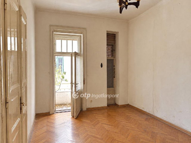 Eladó téglalakás, Budapesten, V. kerületben 112.9 M Ft, 2 szobás