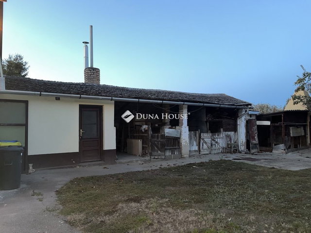 Eladó családi ház, Dunaszentgyörgyön 22 M Ft, 3 szobás
