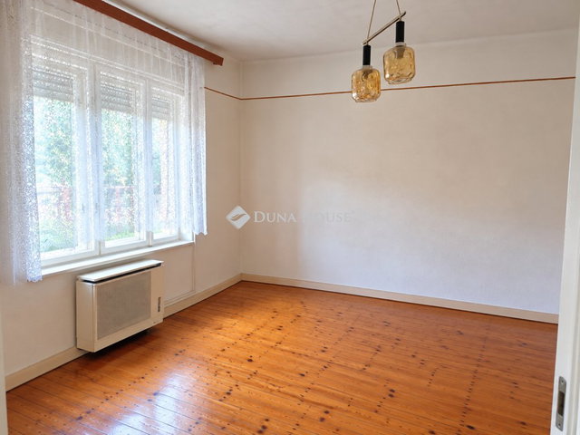 Eladó családi ház, Szentmártonkátán 33.9 M Ft, 2 szobás
