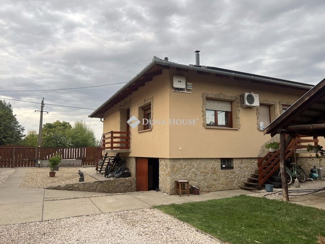 Eladó családi ház, Kecelen 85 M Ft, 3 szobás