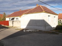 Eladó családi ház, Hatvanban 38 M Ft, 3 szobás