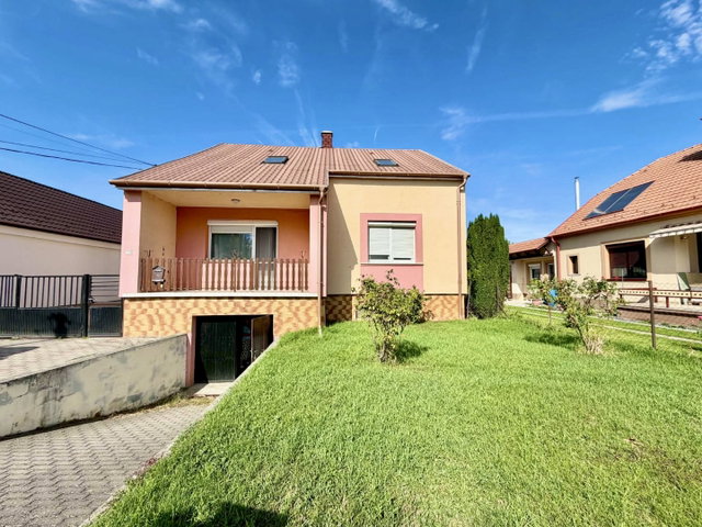 Eladó családi ház, Máriakálnokon 80 M Ft, 4 szobás