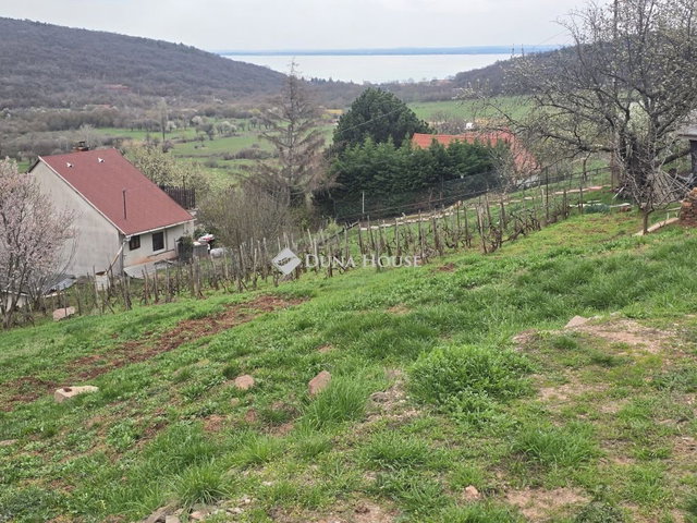 Eladó telek, Felsőörsön 15 M Ft / költözzbe.hu