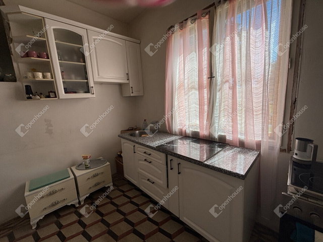 Eladó családi ház, Győrött 68 M Ft, 4 szobás